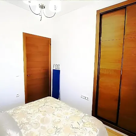 En Chiclana Con Terraza Y Piscina Comunitaria Cerca De La Playa Apartment