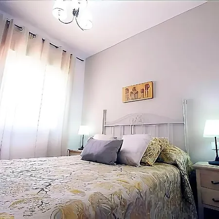 Apartment En Chiclana Con Terraza Y Piscina Comunitaria Cerca De La Playa *
