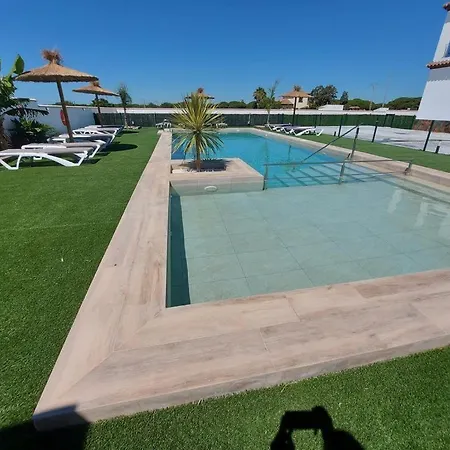 En Chiclana Con Terraza Y Piscina Comunitaria Cerca De La Playa